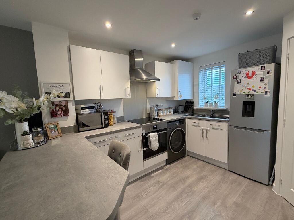 Albertross Drive, Humberston, DN36 photo 4