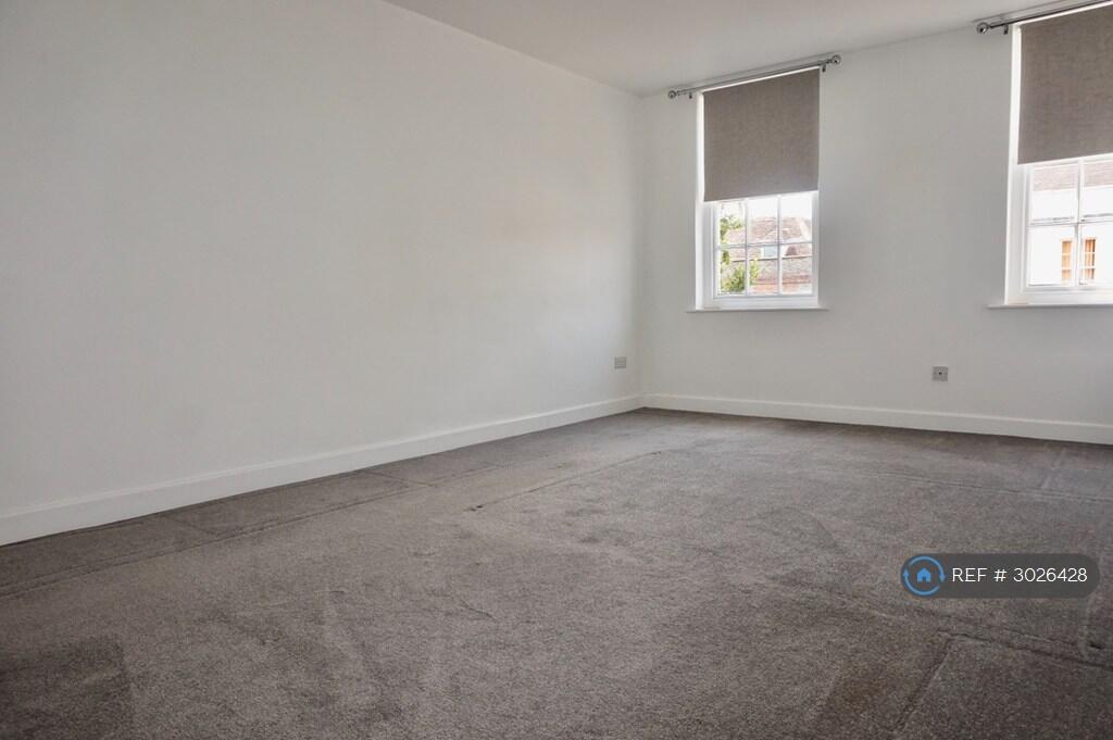 Apartment in Portsmouth - View 4