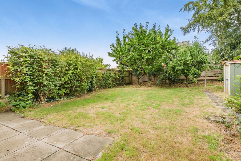 Elm Tree Gardens, Devizes, SN10 photo 3