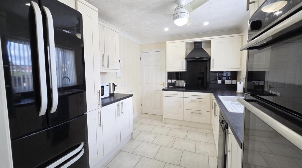 House in South Holland, Long Sutton - View 4