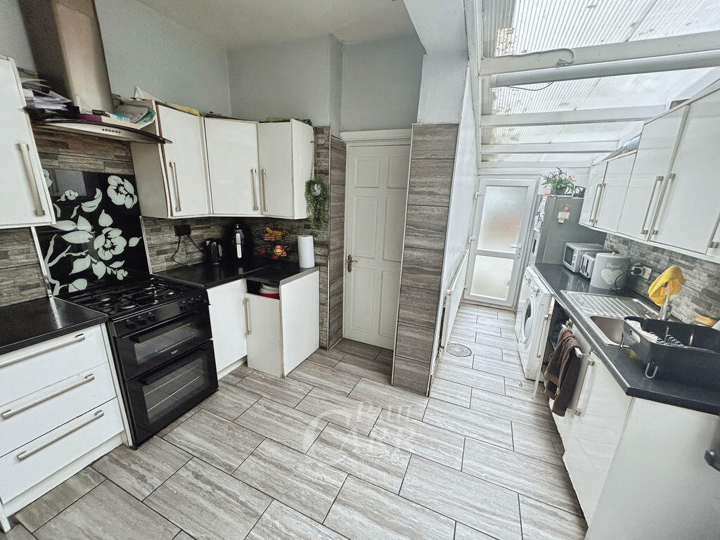 House in Birmingham, West Midlands - More
