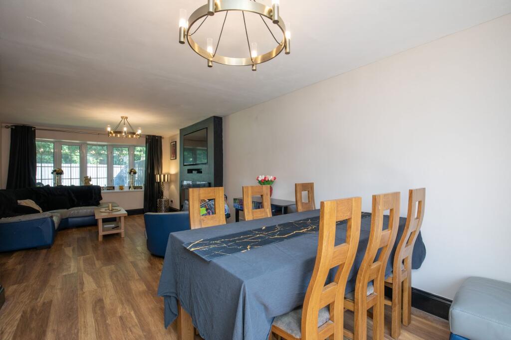 137, Bryncyn, Cardiff, CF23 photo 3