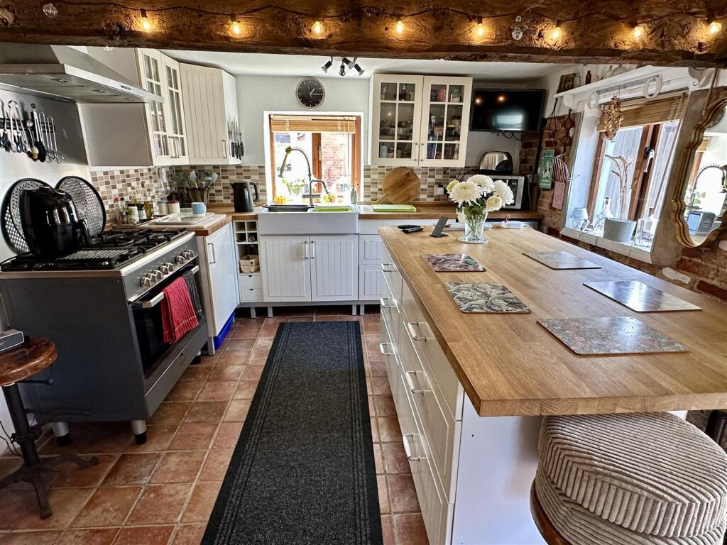 House in Stratford-on-Avon, Oversley Green, Alcester - View 3