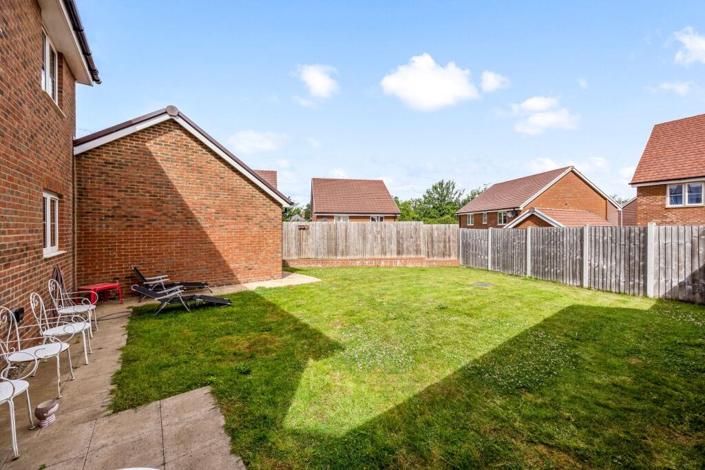 Flint Street, Faygate, RH12 - View 4