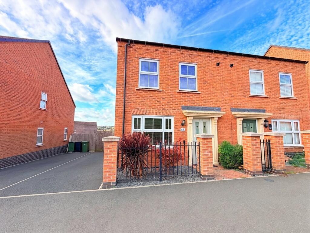 3-bed semi-detached on Edinburgh Road, Nuneaton, CV10, £230,000