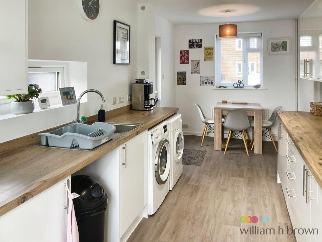 House in Lincoln - View 3
