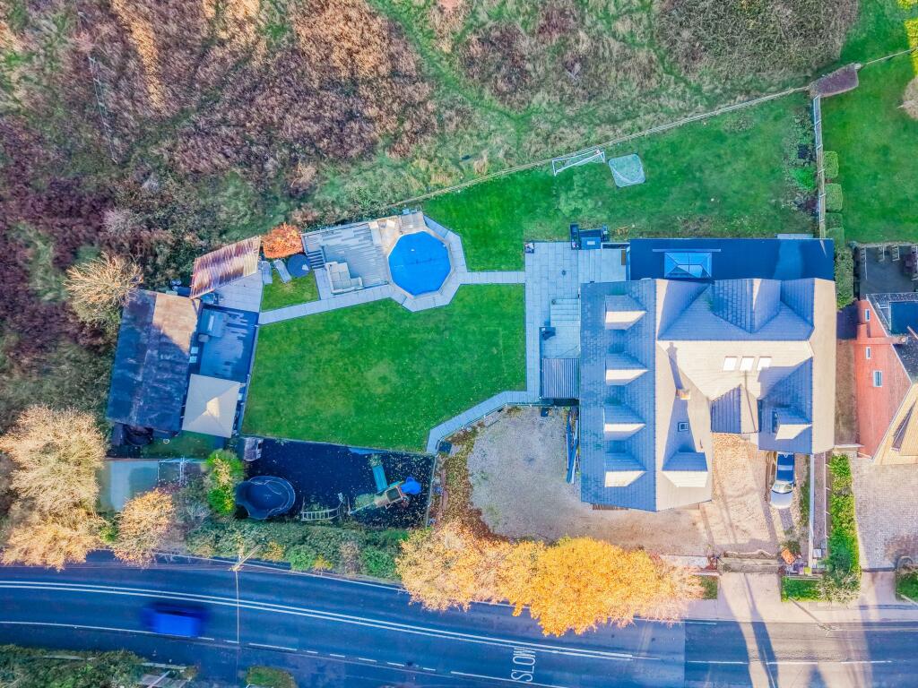 Main image of property: Ashingdon Road, Rochford, SS4