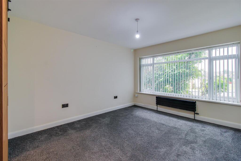 House in Wakefield - View 5