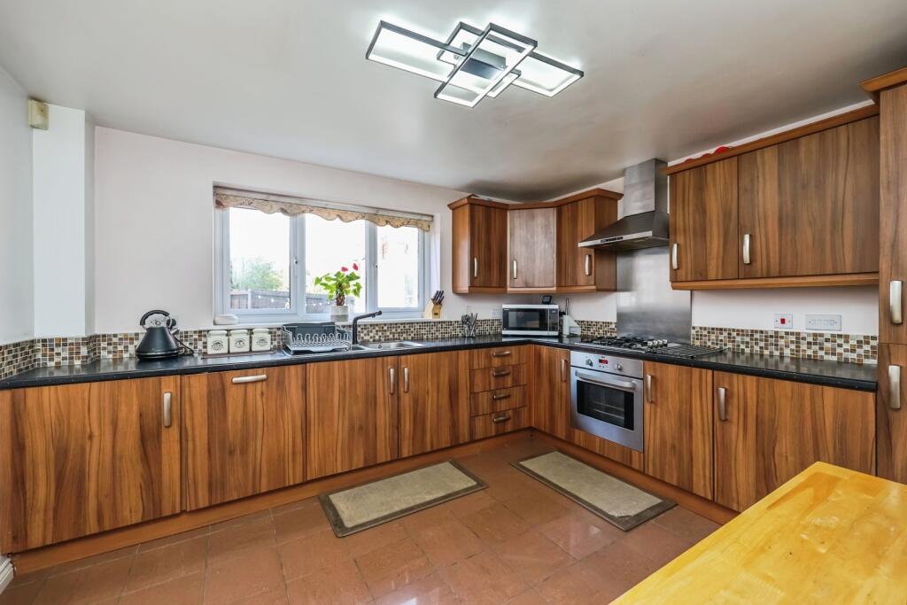 House in Gedling, Bestwood Village - View 5