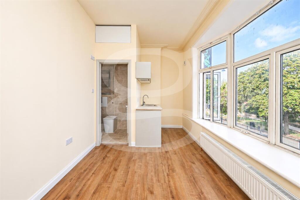 Apartment in London - View 5