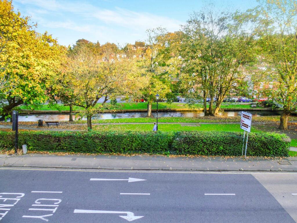 Apartment in Southampton - View 3