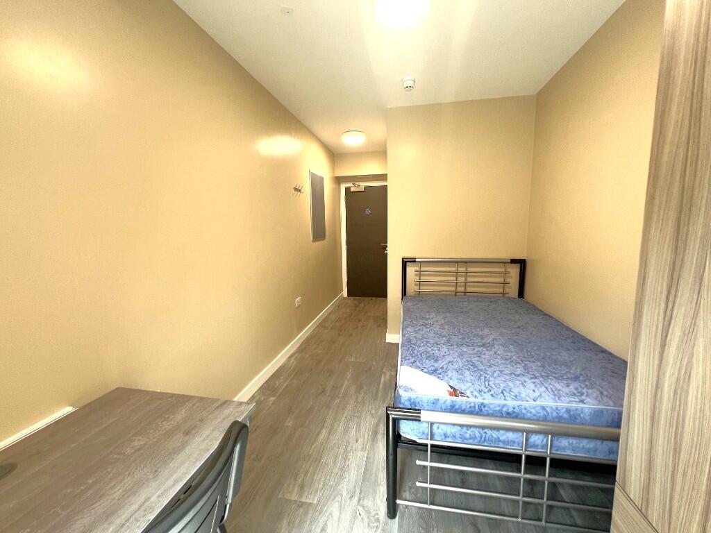 4 bedroom flat for rent