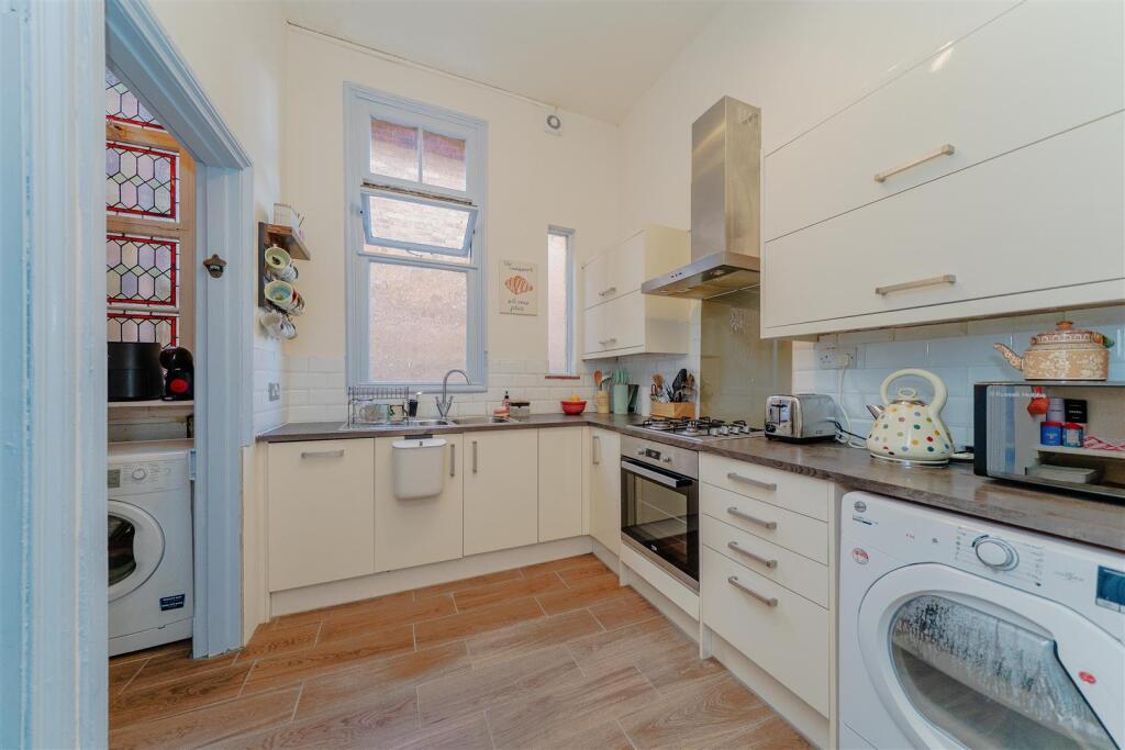 Strensham Hill, Moseley, Birmingham photo 3