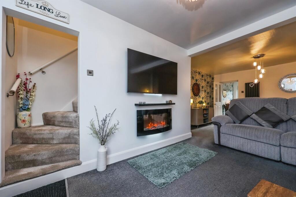 House in Amber Valley, Aldercar and Langley Mill CP - More