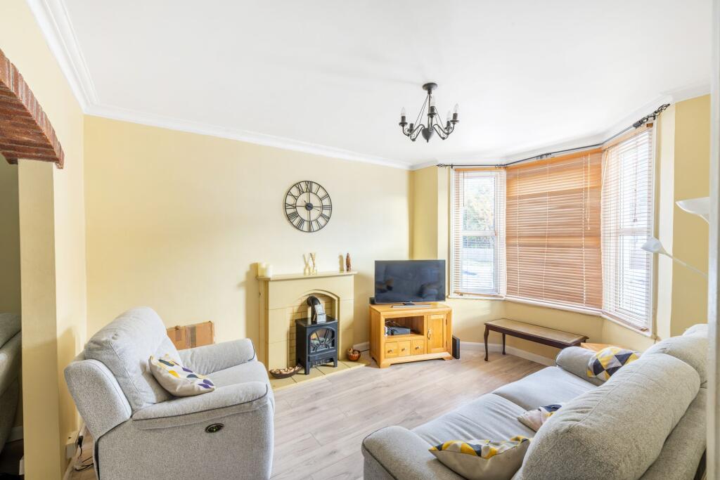 House in Tandridge, Whyteleafe - View 2