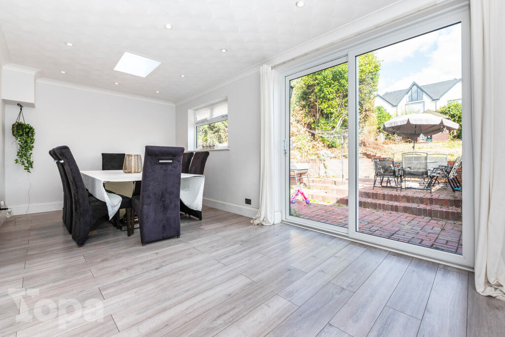 House in Dartford - More