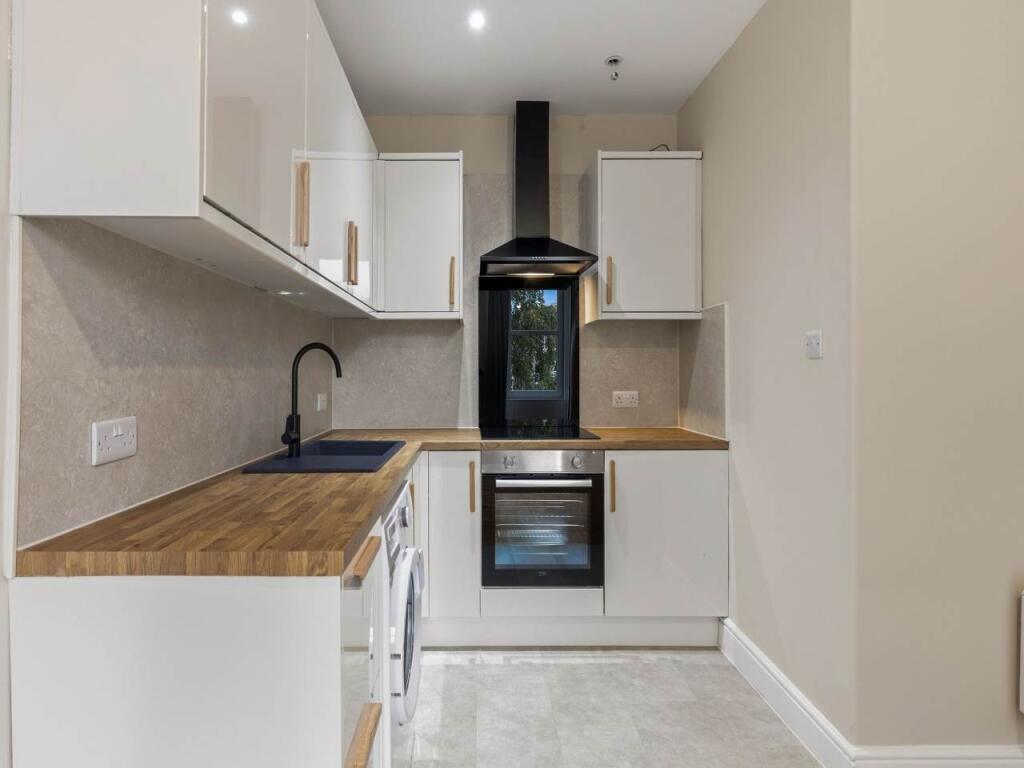 Apartment in Edinburgh - More
