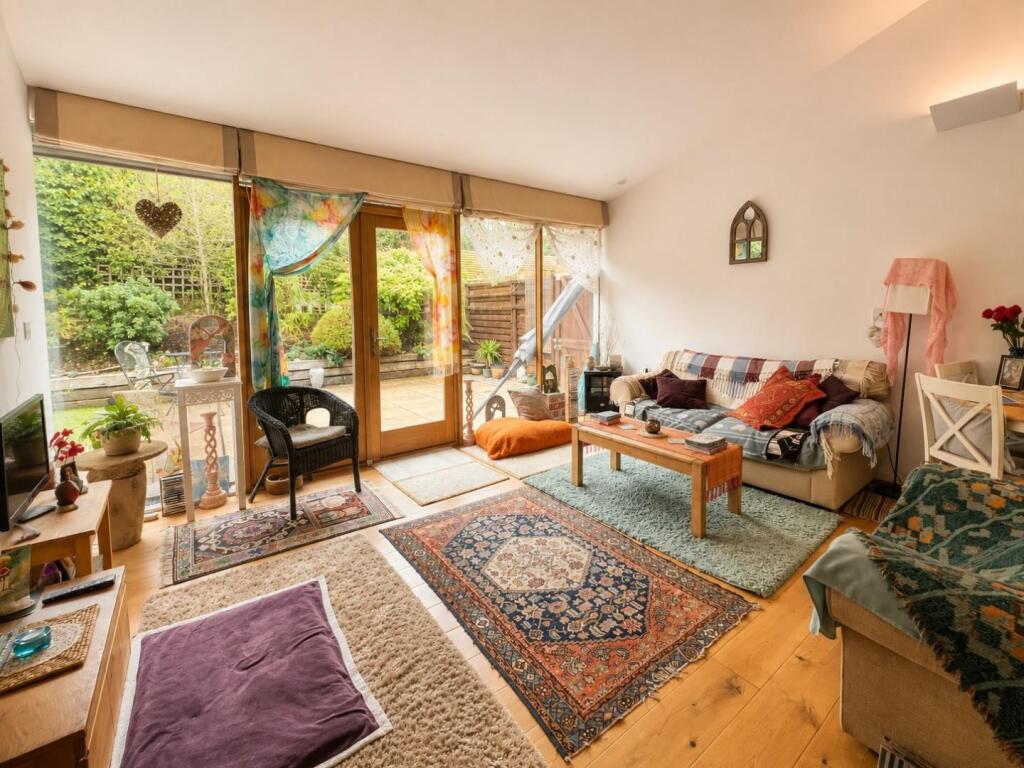 House in Exeter - View 3
