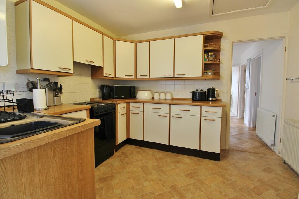 House in Fareham, Portchester - More