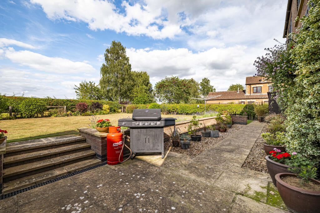 House in South Kesteven, Hougham - View 3