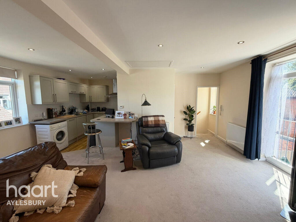 Main image of property: High Street, AYLESBURY