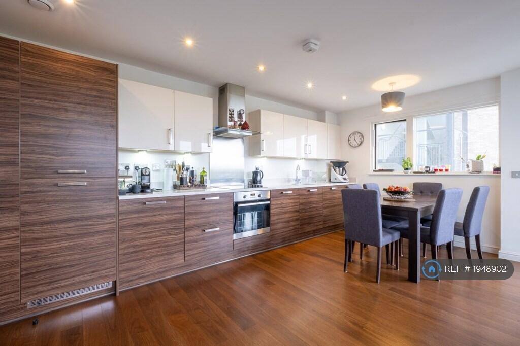 Apartment in London - More