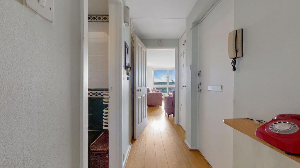 Apartment in Glasgow, Scotstounhill, Jordanhill - View 4