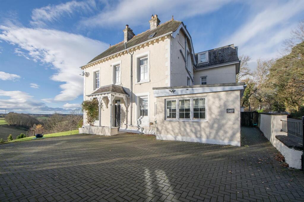 Main image of property: Craigard House, Rumbling Bridge KY13 0PT