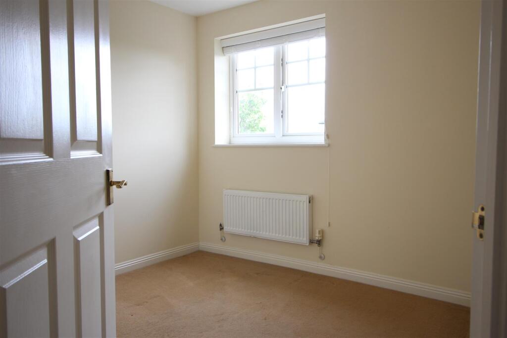Apartment in Northampton, West Northamptonshire - View 5