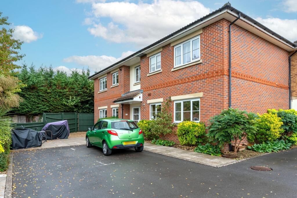 2-bed flat on Chestnut Road, Oxford, OX2, £300,000