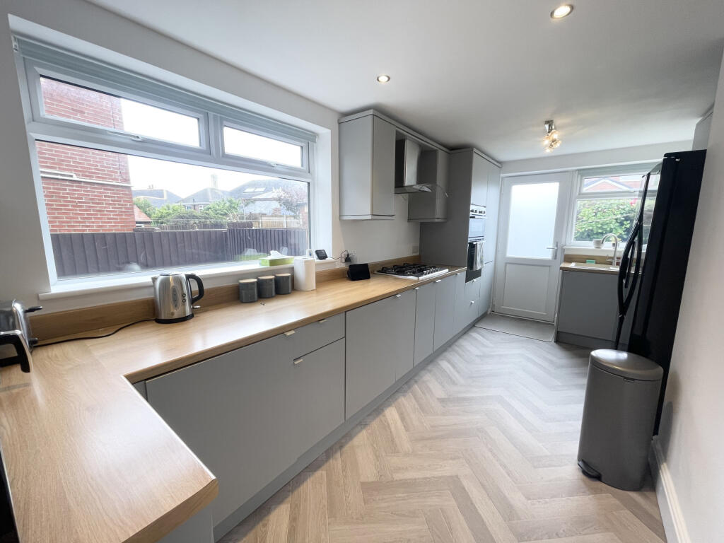 Winsford Crescent, Norbreck, FY5 - View 2