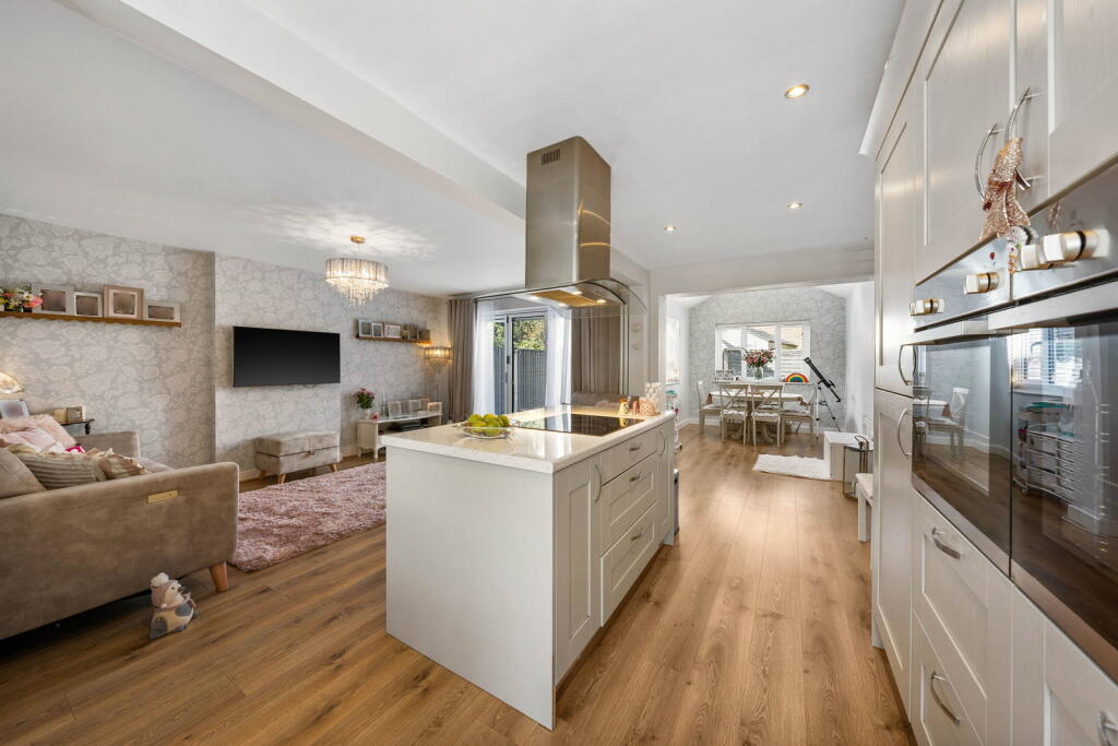 Glen Park, Leigh, WN7 1HY photo 3