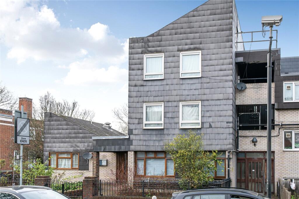 Main image of property: Central Hill, London, SE19