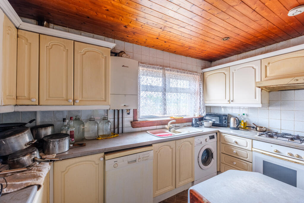 Apartment in Motherwell - More