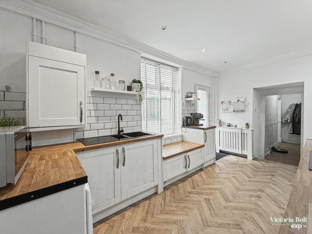 Apartment in Plymouth - View 2
