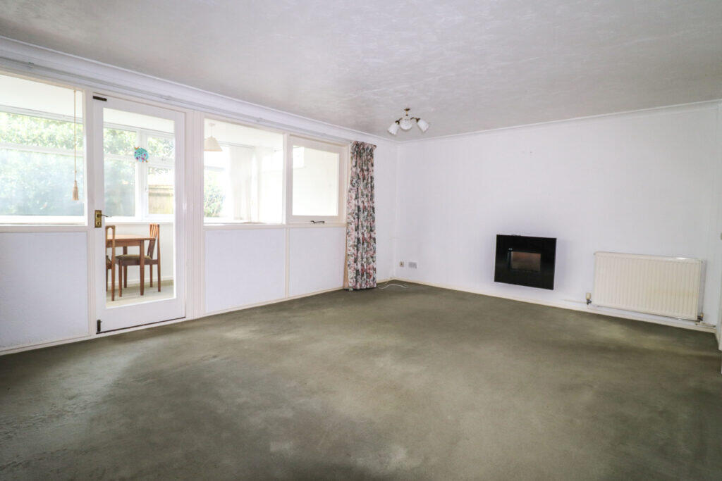 Richmond Close, Hayling Island photo 4