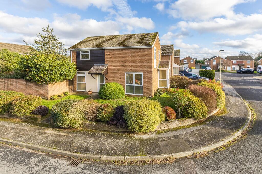 Main image of property: Hedgemead Avenue, Abingdon, OX14