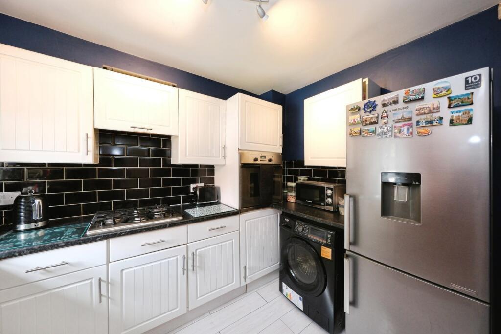 House in Nottingham, Nottinghamshire - View 2
