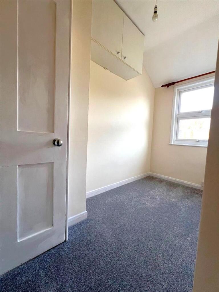 House in Dartford - More