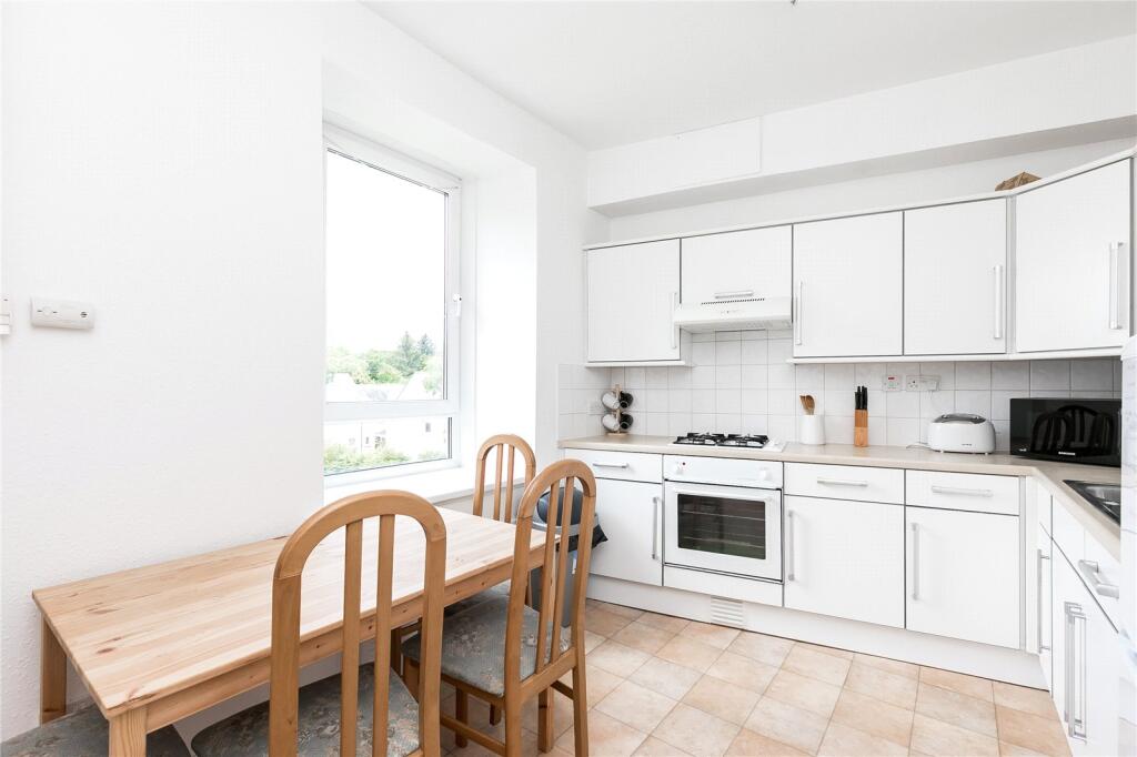 Apartment in Aberdeen, Old Aberdeen - View 3