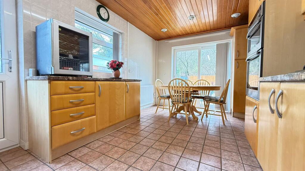 Brynffynon Close, Aberdare photo 3