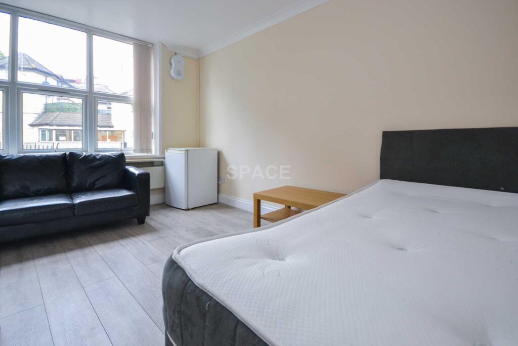 Main image of property: London Road, Reading