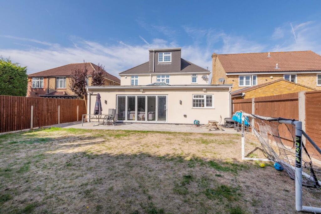 House in Slough - View 4