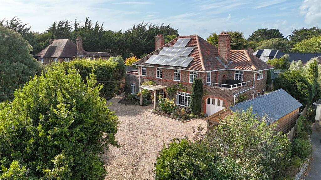 Main image of property: Park Lane, Milford on Sea, Lymington, Hampshire, SO41