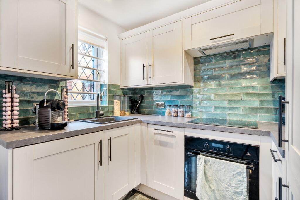 Apartment in London - View 5
