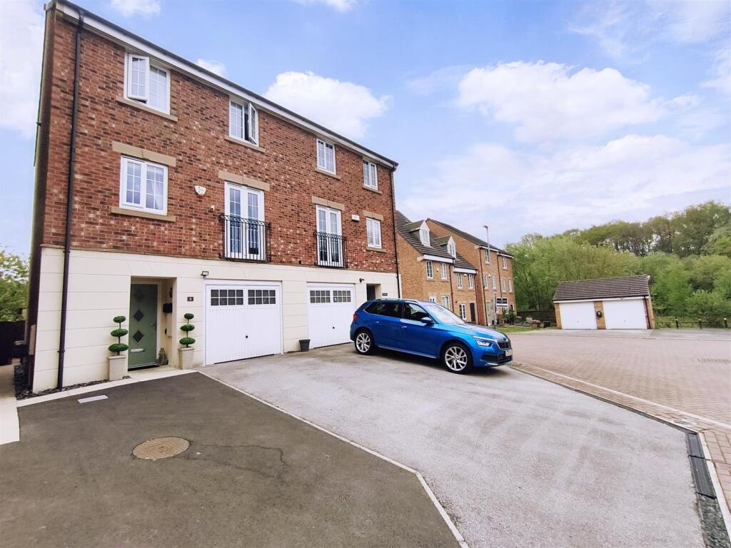 Main image of property: Maltby Avenue, Woolley Grange, Barnsley,S75 5RY