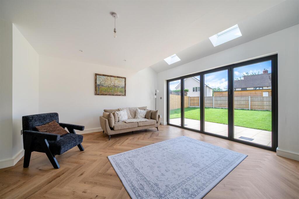 18A Kingsway, Nesscliffe, Shrewsbury, SY4 1BG photo 4