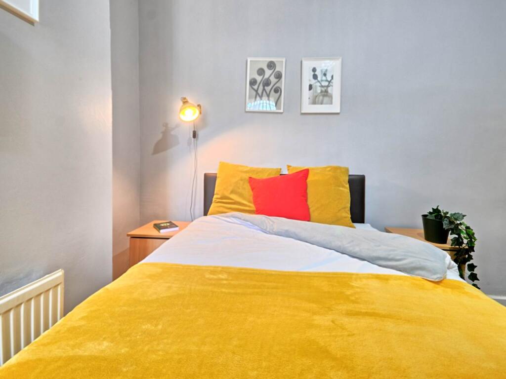 House in Liverpool, Knowledge Quarter, Kensington - More