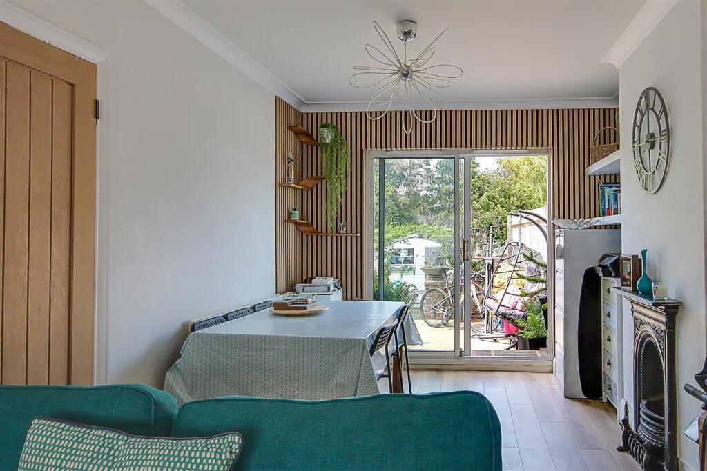 House in Worthing, West Sussex - View 3