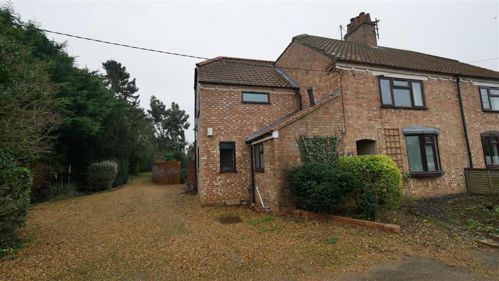 Main image of property: Colnefields, Somersham